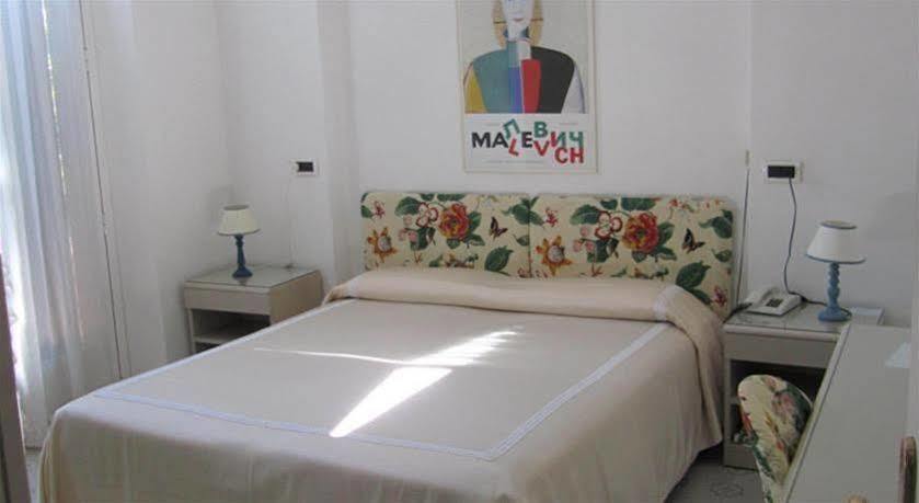 Piccolo Hotel Форте-деи-Марми Экстерьер фото